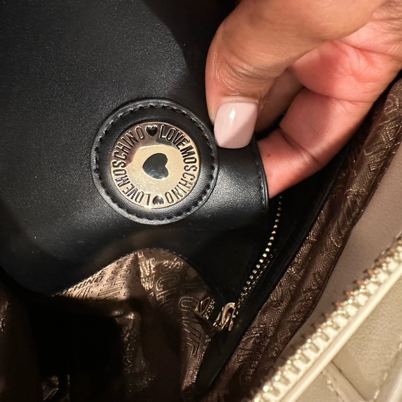 Love Moschino shoulder tote. - Picture 2 of 3